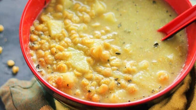 https://veganwithcurves.com/wp-content/uploads/2018/02/yellow-split-pea-soup1.jpg