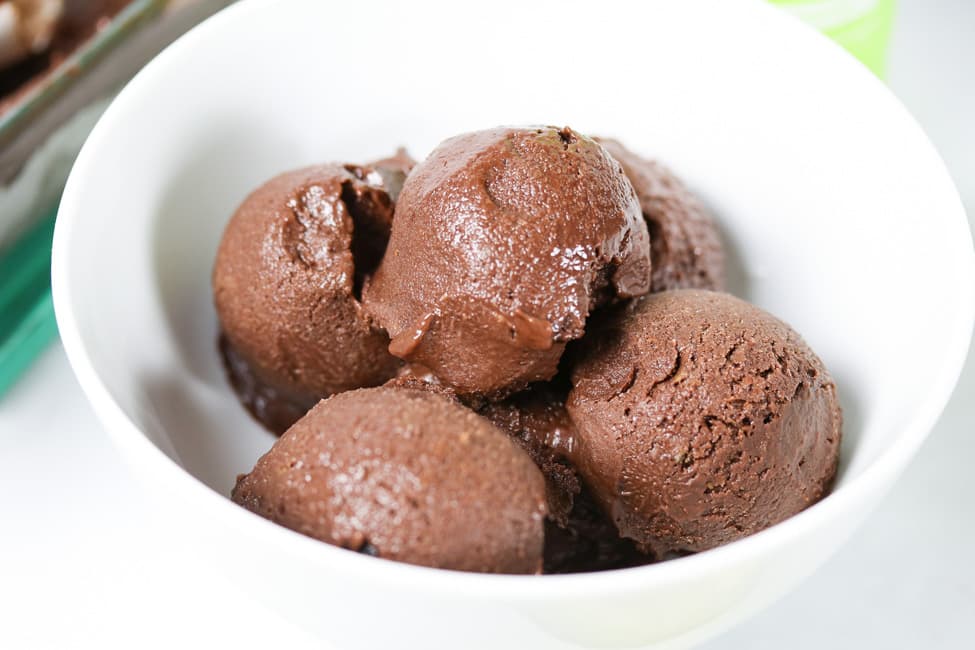 Avocado chocolate ice cream vegan with curves