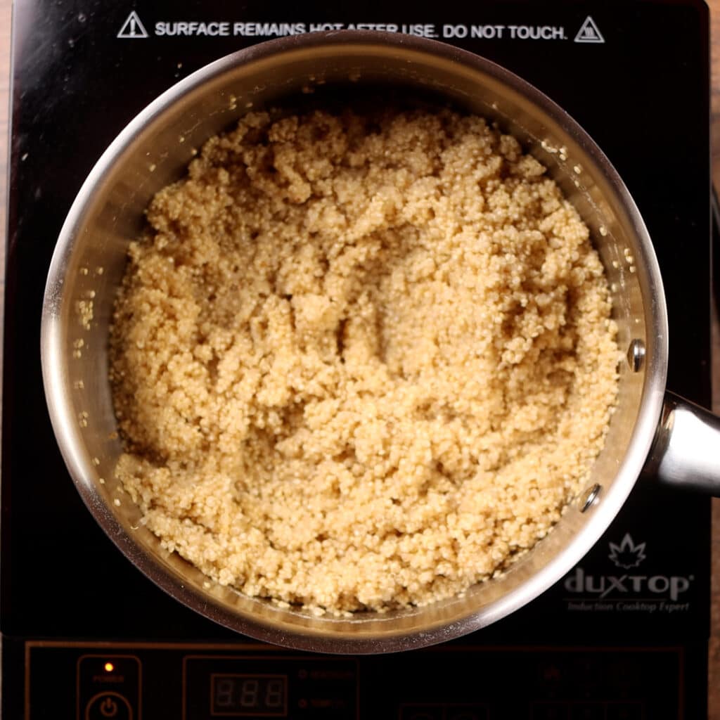 fluffy cooked quinoa