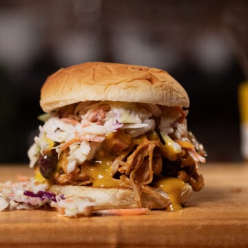 vegan pulled pork on a bun