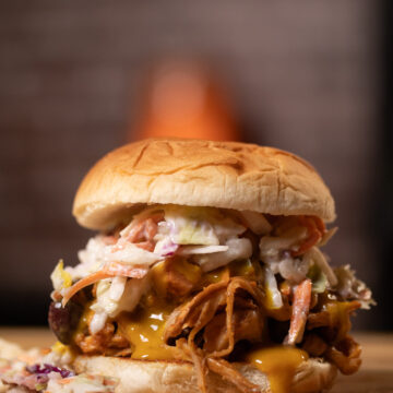vegan pulled pork on a bun
